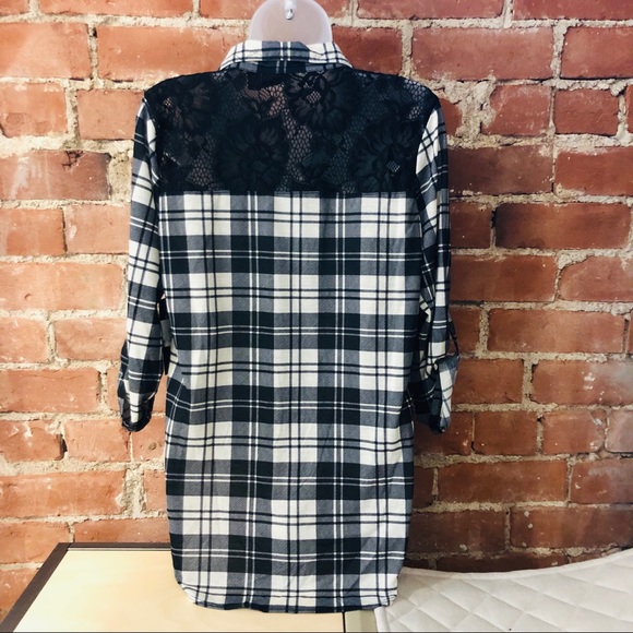 Set up 2 button up shirts with tie front - Picture 4 of 8